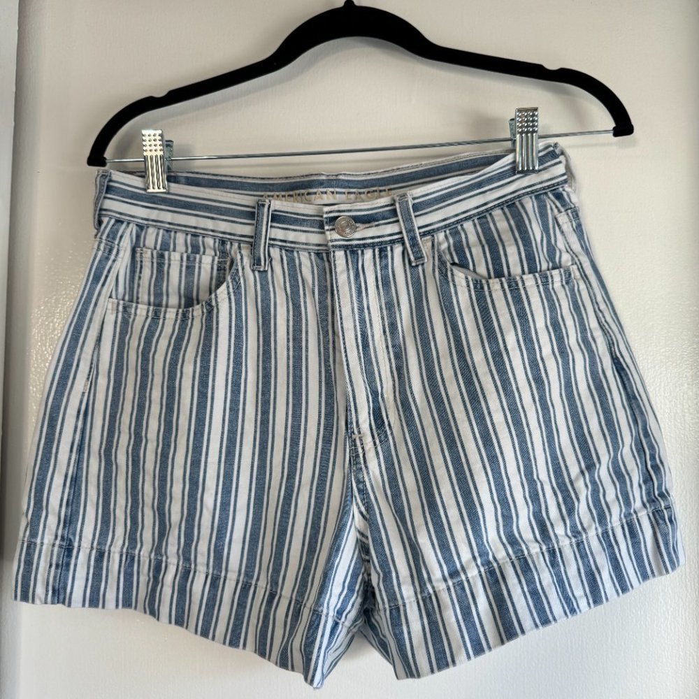 NWOT American Eagle Shorts Women's Denim Mom Short Blue Striped High Rise Size 6